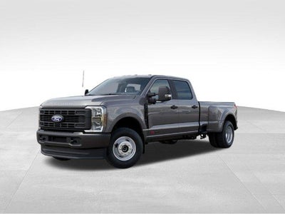2027 Ford Super Duty F-350 DRW XL 4WD Crew Cab 8' Box