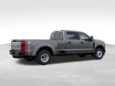 2027 Ford Super Duty F-350 DRW XL 4WD Crew Cab 8' Box