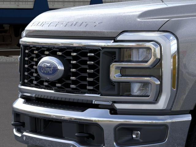 2026 Ford Super Duty F-350 DRW LARIAT 4WD Crew Cab 8' Box
