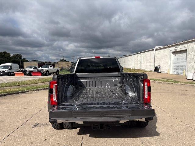 2027 Ford Super Duty F-350 DRW XLT 4WD Crew Cab 8' Box