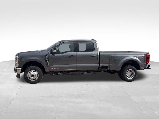 2027 Ford Super Duty F-350 DRW XLT 4WD Crew Cab 8' Box