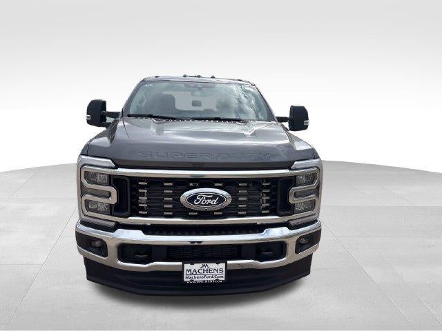 2027 Ford Super Duty F-350 DRW XLT 4WD Crew Cab 8' Box