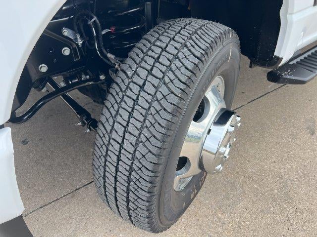 2027 Ford Super Duty F-350 DRW XL 4WD Crew Cab 8' Box