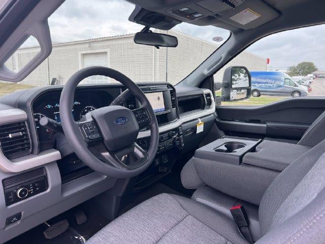 2027 Ford Super Duty F-350 DRW XL 4WD Crew Cab 8' Box