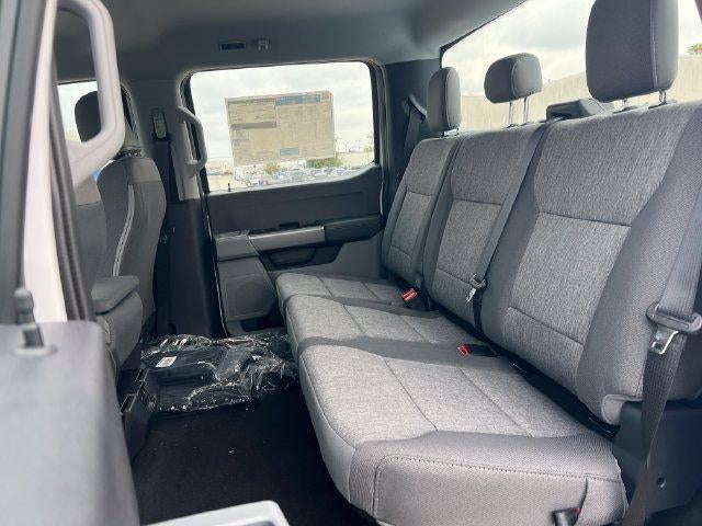 2027 Ford Super Duty F-350 DRW XL 4WD Crew Cab 8' Box