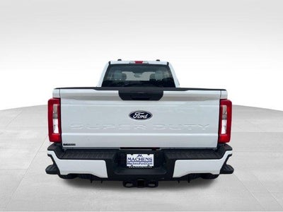 2027 Ford Super Duty F-350 DRW XL 4WD Crew Cab 8' Box