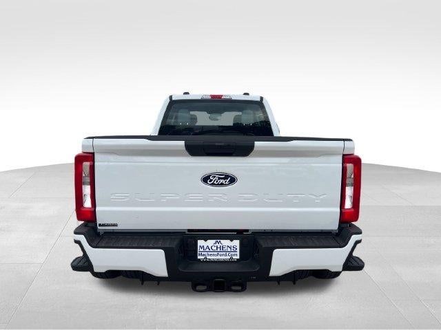 2027 Ford Super Duty F-350 DRW XL 4WD Crew Cab 8' Box