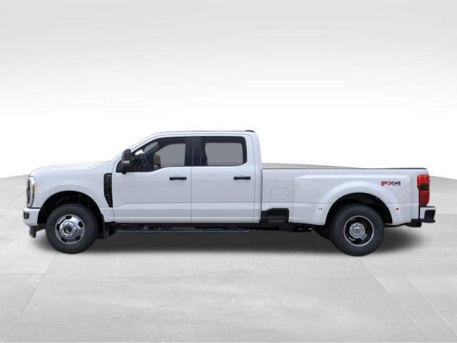 2026 Ford Super Duty F-350 DRW XL 4WD Crew Cab 8' Box