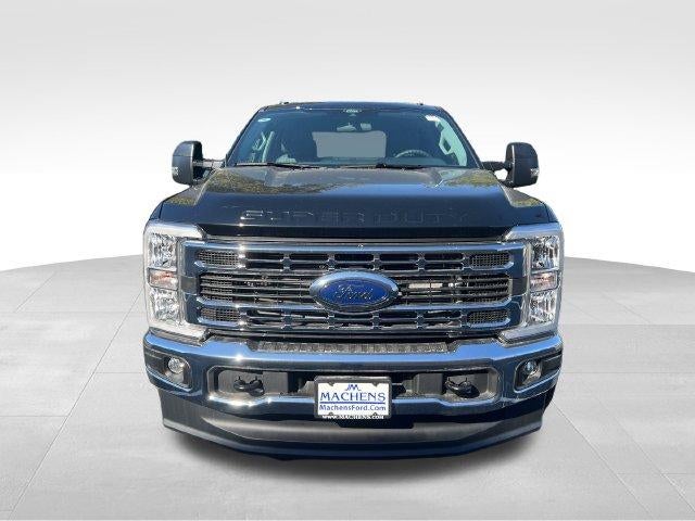 2026 Ford Super Duty F-350 DRW XLT 4WD Crew Cab 8' Box