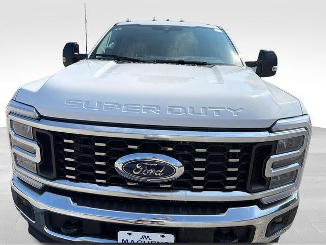 2026 Ford Super Duty F-350 DRW LARIAT 4WD Crew Cab 8' Box