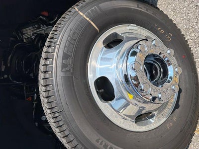 2026 Ford Super Duty F-350 DRW LARIAT 4WD Crew Cab 8' Box