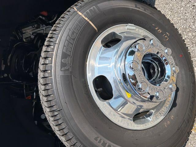 2026 Ford Super Duty F-350 DRW LARIAT 4WD Crew Cab 8' Box