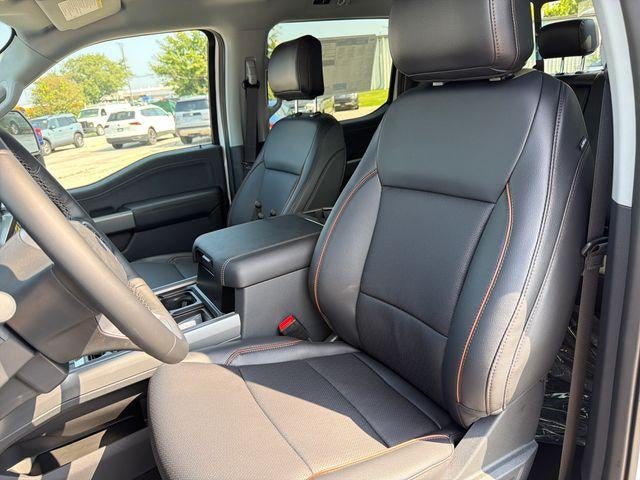 2026 Ford Super Duty F-350 DRW LARIAT 4WD Crew Cab 8' Box