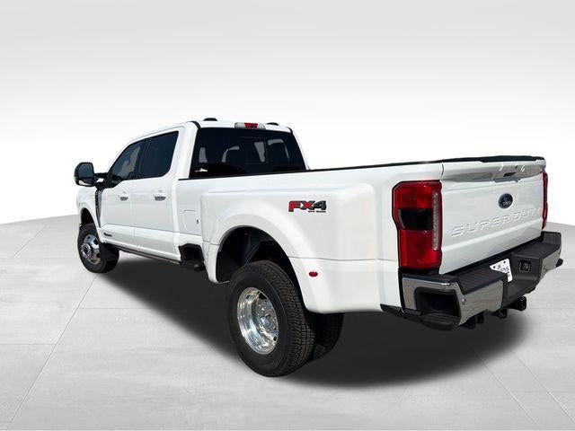 2026 Ford Super Duty F-350 DRW LARIAT 4WD Crew Cab 8' Box