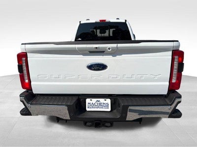 2026 Ford Super Duty F-350 DRW LARIAT 4WD Crew Cab 8' Box