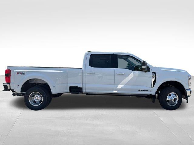 2026 Ford Super Duty F-350 DRW LARIAT 4WD Crew Cab 8' Box
