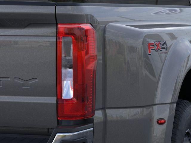 2026 Ford Super Duty F-350 DRW XLT 4WD Crew Cab 8' Box