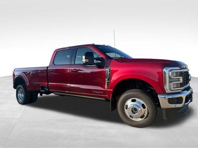 2026 Ford Super Duty F-350 DRW LARIAT 4WD Crew Cab 8' Box