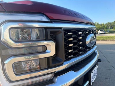 2026 Ford Super Duty F-350 DRW LARIAT 4WD Crew Cab 8' Box