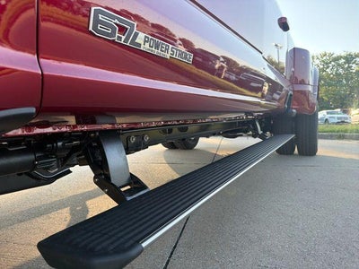 2026 Ford Super Duty F-350 DRW LARIAT 4WD Crew Cab 8' Box