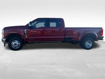 2026 Ford Super Duty F-350 DRW LARIAT 4WD Crew Cab 8' Box
