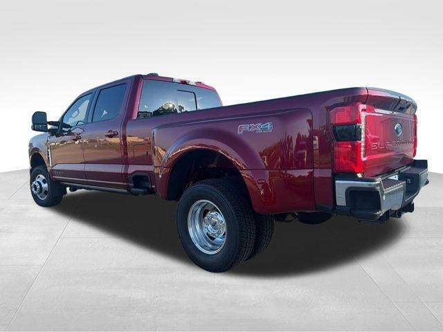 2026 Ford Super Duty F-350 DRW LARIAT 4WD Crew Cab 8' Box