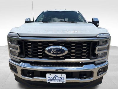 2026 Ford Super Duty F-350 DRW LARIAT 4WD Crew Cab 8' Box