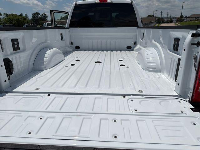 2026 Ford Super Duty F-350 DRW LARIAT 4WD Crew Cab 8' Box