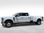 2026 Ford Super Duty F-350 DRW LARIAT 4WD Crew Cab 8' Box