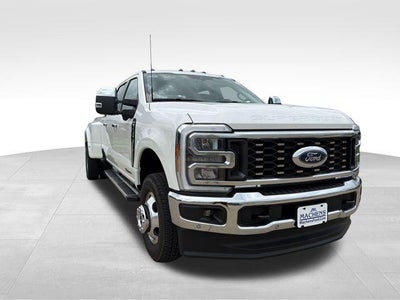 2026 Ford Super Duty F-350 DRW LARIAT 4WD Crew Cab 8' Box