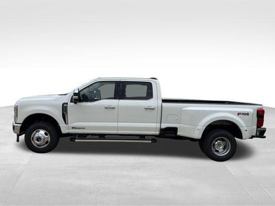 2026 Ford Super Duty F-350 DRW LARIAT 4WD Crew Cab 8' Box