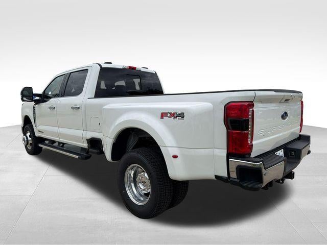 2026 Ford Super Duty F-350 DRW LARIAT 4WD Crew Cab 8' Box