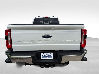 2026 Ford Super Duty F-350 DRW LARIAT 4WD Crew Cab 8' Box