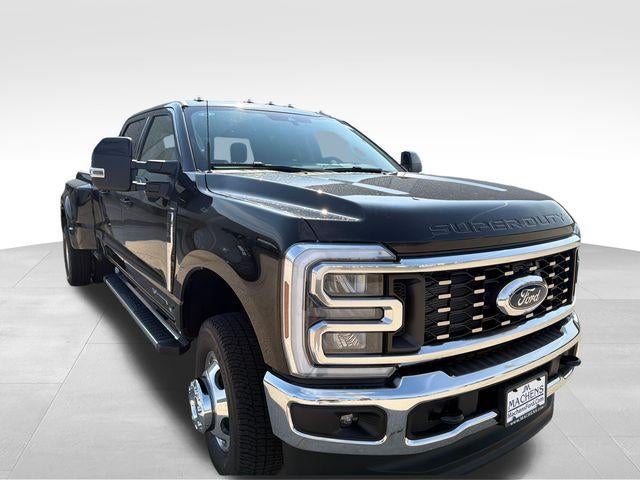 2026 Ford Super Duty F-350 DRW LARIAT 4WD Crew Cab 8' Box