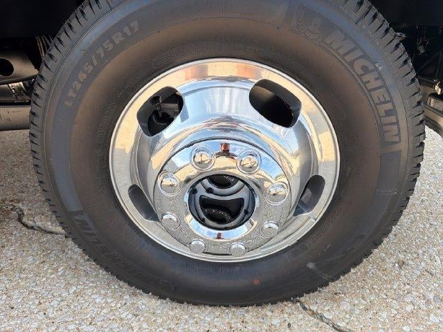2026 Ford Super Duty F-350 DRW LARIAT 4WD Crew Cab 8' Box