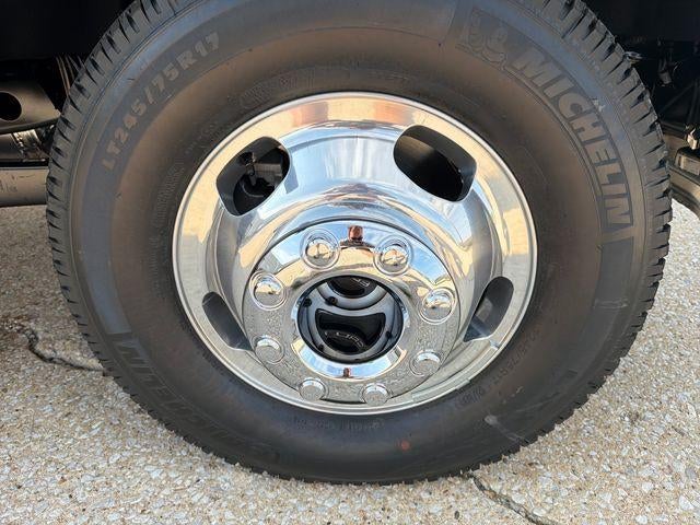 2026 Ford Super Duty F-350 DRW LARIAT 4WD Crew Cab 8' Box
