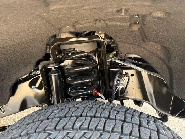 2026 Ford Super Duty F-350 DRW LARIAT 4WD Crew Cab 8' Box