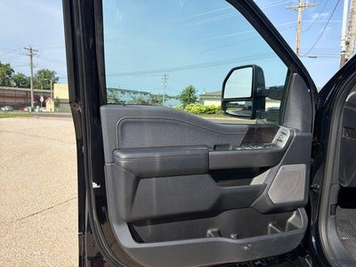 2026 Ford Super Duty F-350 DRW LARIAT 4WD Crew Cab 8' Box