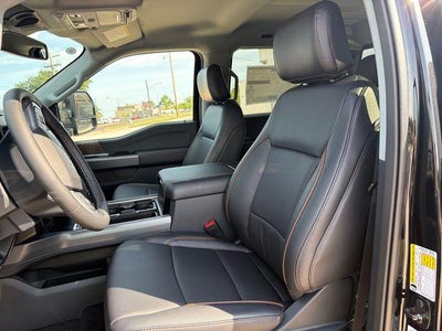 2026 Ford Super Duty F-350 DRW LARIAT 4WD Crew Cab 8' Box