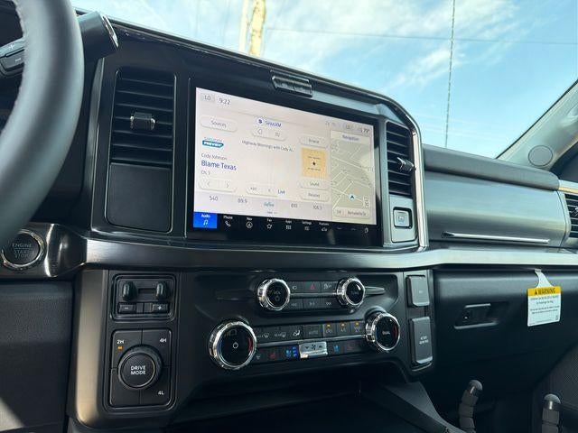 2026 Ford Super Duty F-350 DRW LARIAT 4WD Crew Cab 8' Box