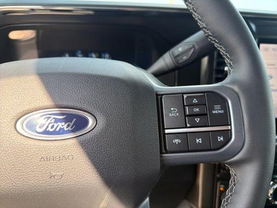 2026 Ford Super Duty F-350 DRW LARIAT 4WD Crew Cab 8' Box