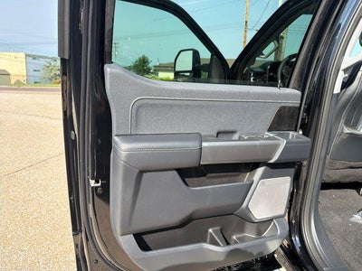 2026 Ford Super Duty F-350 DRW LARIAT 4WD Crew Cab 8' Box