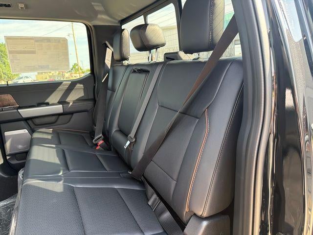 2026 Ford Super Duty F-350 DRW LARIAT 4WD Crew Cab 8' Box