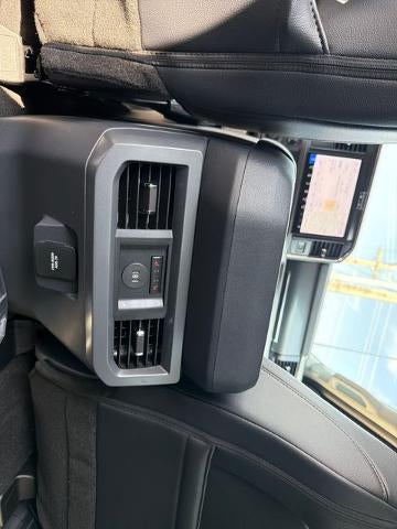 2026 Ford Super Duty F-350 DRW LARIAT 4WD Crew Cab 8' Box