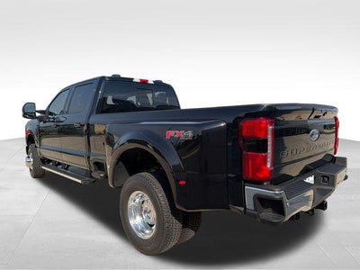 2026 Ford Super Duty F-350 DRW LARIAT 4WD Crew Cab 8' Box