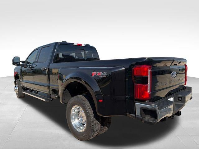 2026 Ford Super Duty F-350 DRW LARIAT 4WD Crew Cab 8' Box