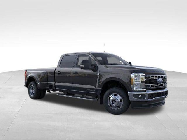 2026 Ford Super Duty F-350 DRW XLT 4WD Crew Cab 8' Box