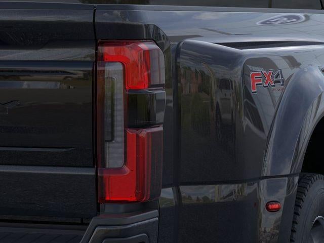 2026 Ford Super Duty F-450 DRW Platinum 4WD Crew Cab 8' Box