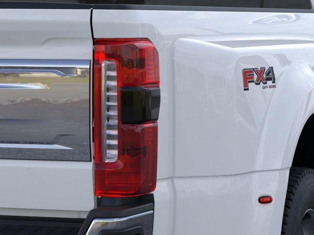 2026 Ford Super Duty F-450 DRW King Ranch 4WD Crew Cab 8' Box