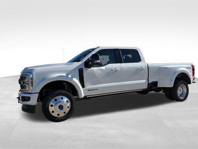 2026 Ford Super Duty F-450 DRW Platinum 4WD Crew Cab 8' Box